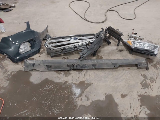 1FMCU0GD2KUC53502 Ford ESCAPE SE