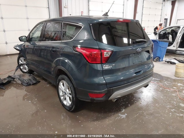 1FMCU0GD2KUC53502 Ford ESCAPE SE
