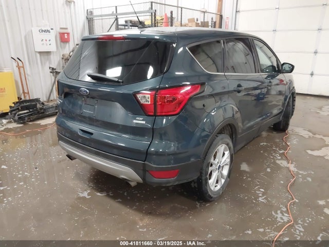 1FMCU0GD2KUC53502 Ford ESCAPE SE