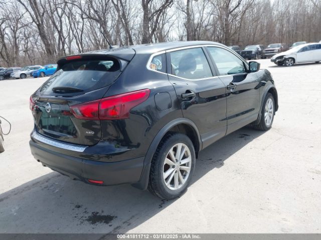 JN1BJ1CR5HW118448 Nissan Rogue Sport S