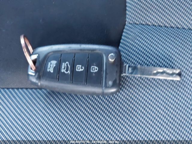 KMHTG6AF8KU005131 Hyundai Veloster 2.0