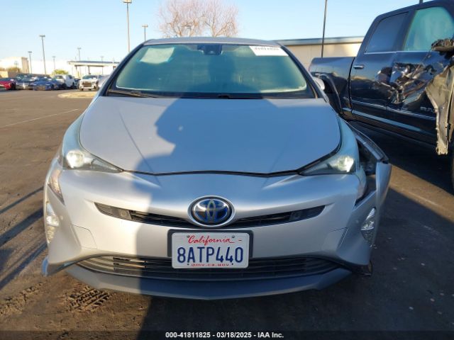 JTDKARFU3H3049806 Toyota Prius Three Touring