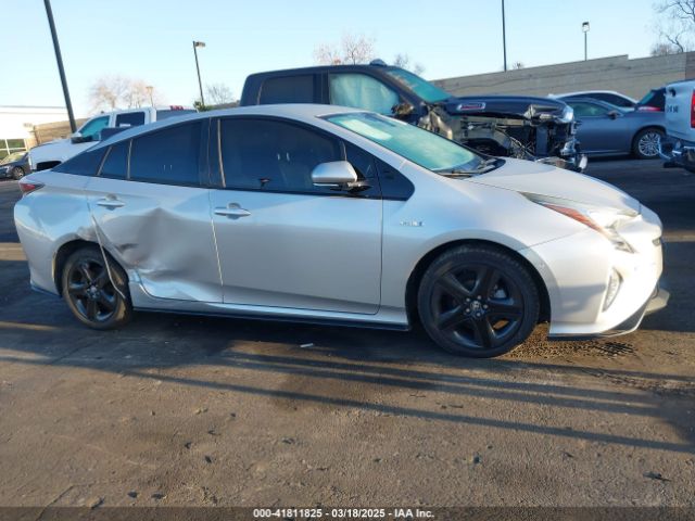 JTDKARFU3H3049806 Toyota Prius Three Touring