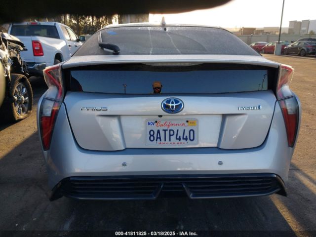 JTDKARFU3H3049806 Toyota Prius Three Touring