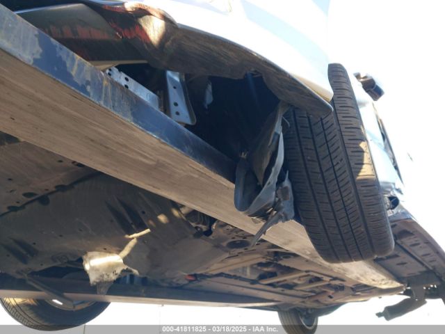 JTDKARFU3H3049806 Toyota Prius Three Touring