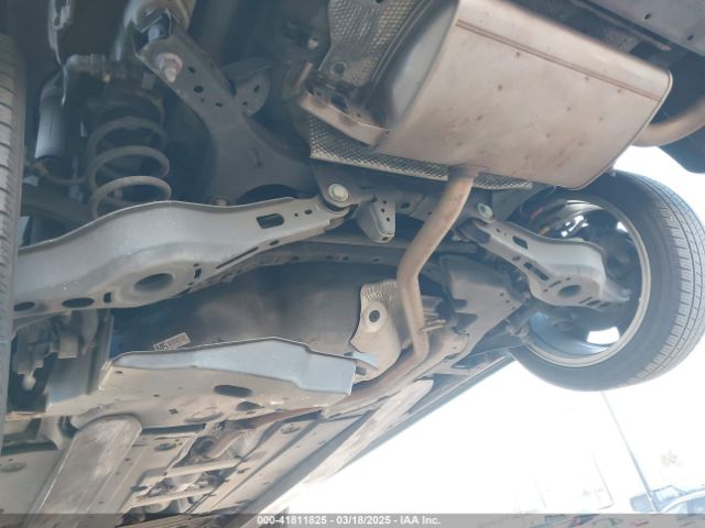 JTDKARFU3H3049806 Toyota Prius Three Touring