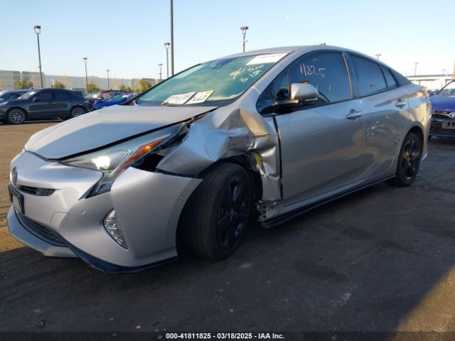 JTDKARFU3H3049806 Toyota Prius Three Touring