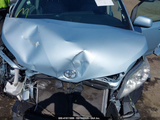 5TDDZ3DC9HS164773 Toyota Sienna Xle 7 Passenger