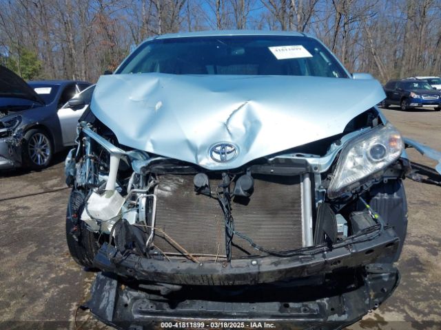 5TDDZ3DC9HS164773 Toyota Sienna Xle 7 Passenger
