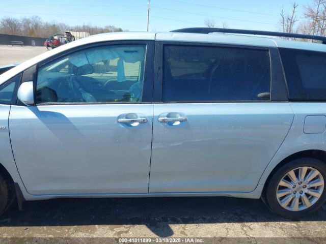 5TDDZ3DC9HS164773 Toyota Sienna Xle 7 Passenger