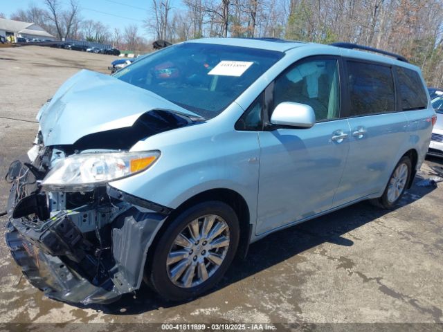 5TDDZ3DC9HS164773 Toyota Sienna Xle 7 Passenger