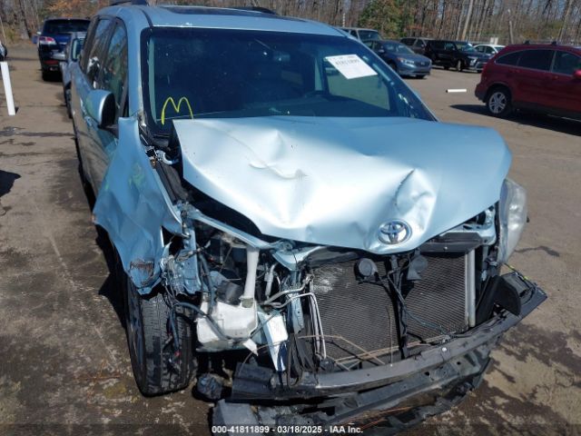 5TDDZ3DC9HS164773 Toyota Sienna Xle 7 Passenger