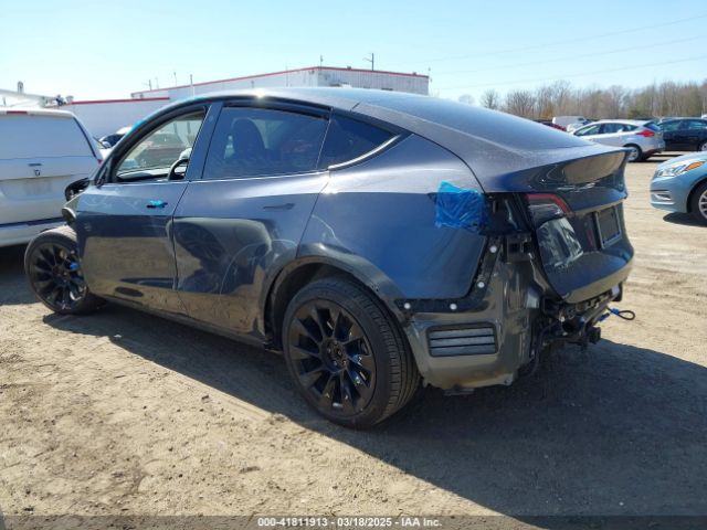 2021 TESLA MODEL Y 5YJYGDEE9MF062580 Photo 2