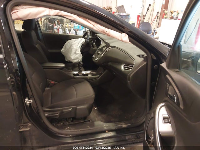1G1ZD5ST4JF242300 Chevrolet MALIBU LT