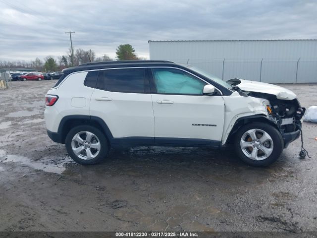 3C4NJDBB1KT761196 Jeep Compass Latitude 4x4