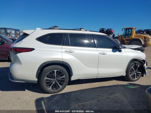 5TDLZRAHXMS048670 Toyota Highlander Xse
