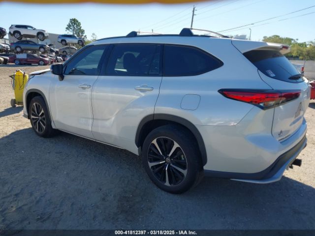 5TDLZRAHXMS048670 Toyota Highlander Xse