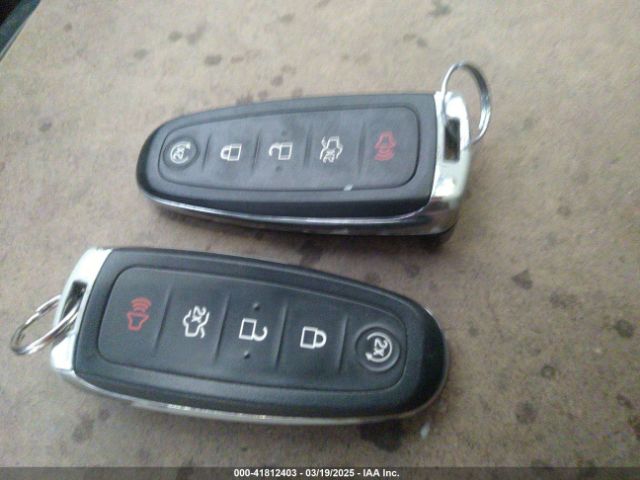 1FMCU9J9XHUA33302 Ford Escape Titanium