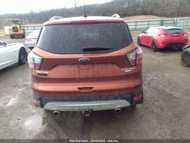 1FMCU9J9XHUA33302 Ford Escape Titanium