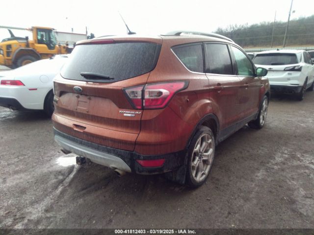 1FMCU9J9XHUA33302 Ford Escape Titanium