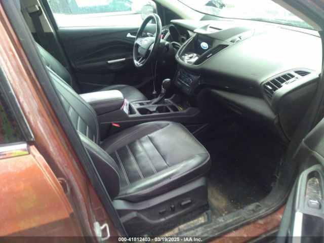 1FMCU9J9XHUA33302 Ford Escape Titanium