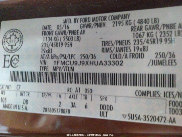 1FMCU9J9XHUA33302 Ford Escape Titanium