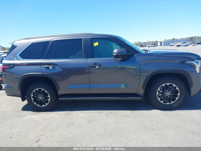 7SVAAABA8RX047798 Toyota Sequoia Sr5