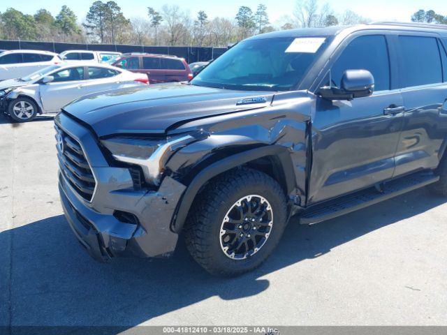 7SVAAABA8RX047798 Toyota Sequoia Sr5