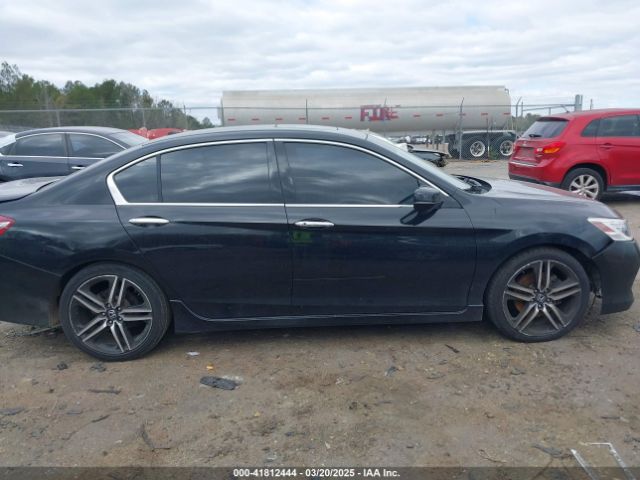 1HGCR3F94GA021952 Honda Accord Touring