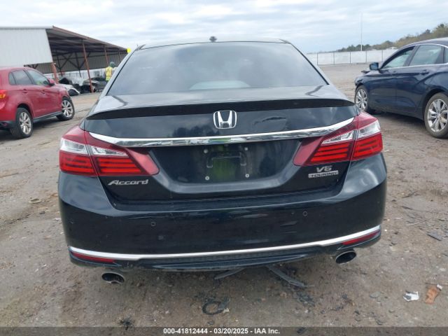 1HGCR3F94GA021952 Honda Accord Touring