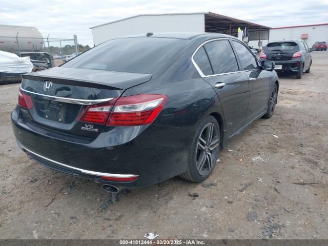 1HGCR3F94GA021952 Honda Accord Touring