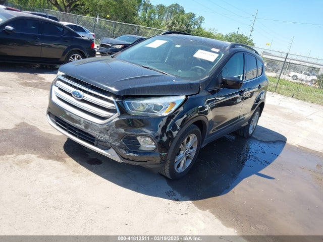 1FMCU0GD9HUC38195 Ford ESCAPE SE