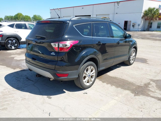 1FMCU0GD9HUC38195 Ford ESCAPE SE