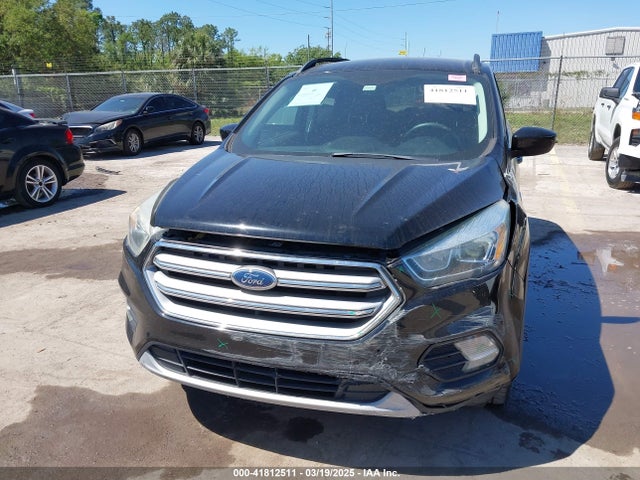 1FMCU0GD9HUC38195 Ford ESCAPE SE