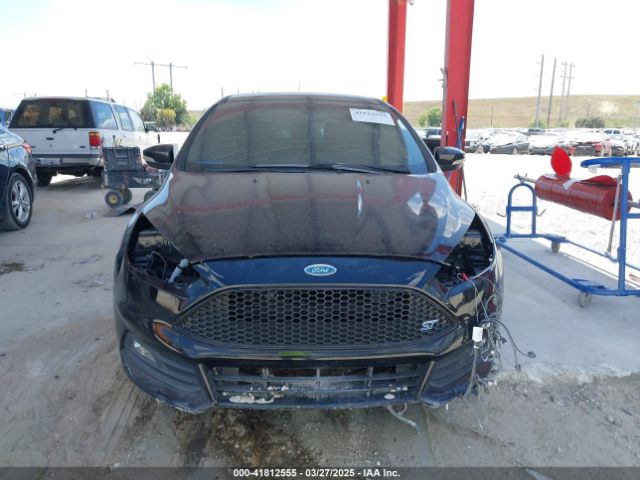 1FADP3L95JL291710 Ford FOCUS ST