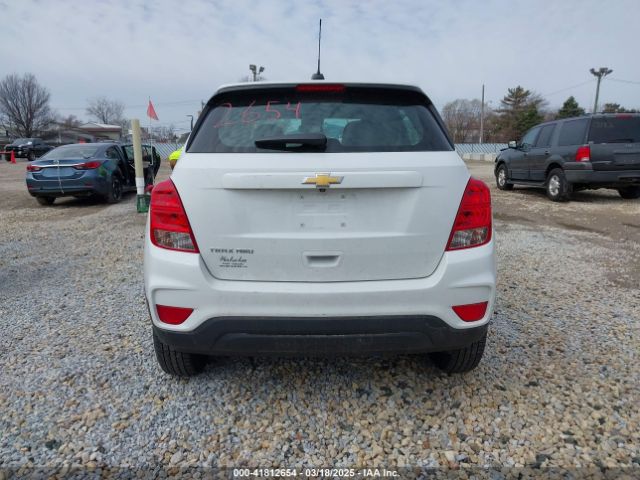 KL7CJNSB5JB713243 Chevrolet TRAX LS