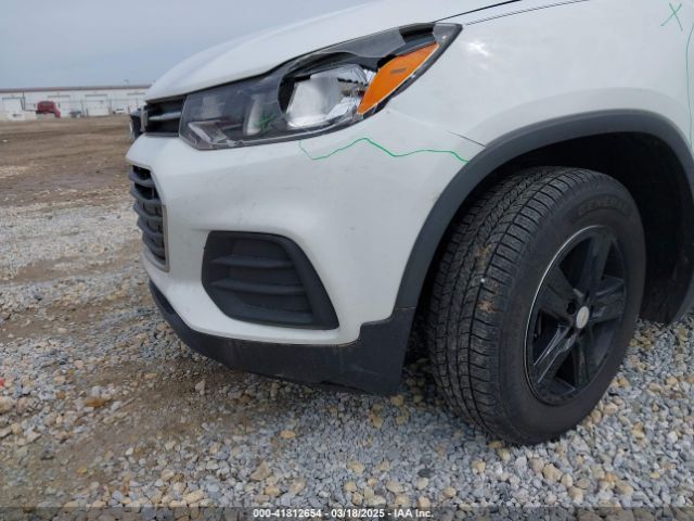 KL7CJNSB5JB713243 Chevrolet TRAX LS