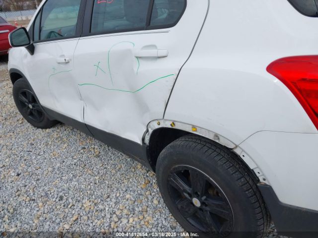 KL7CJNSB5JB713243 Chevrolet TRAX LS