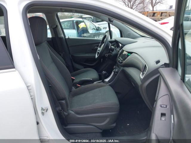 KL7CJNSB5JB713243 Chevrolet TRAX LS