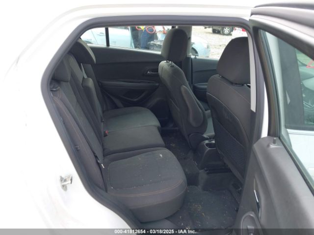 KL7CJNSB5JB713243 Chevrolet TRAX LS