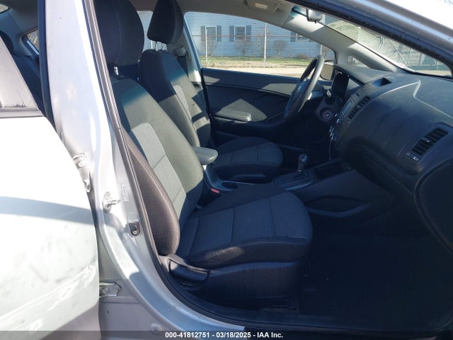 KNAFX4A66G5471080 KIA FORTE LX