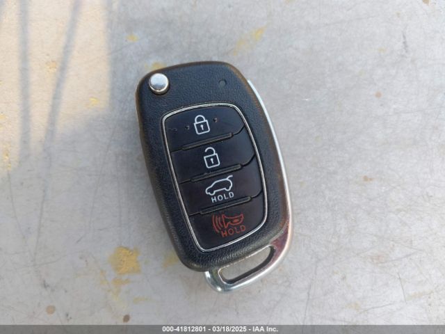 KM8J23A48KU874184 Hyundai TUCSON SE