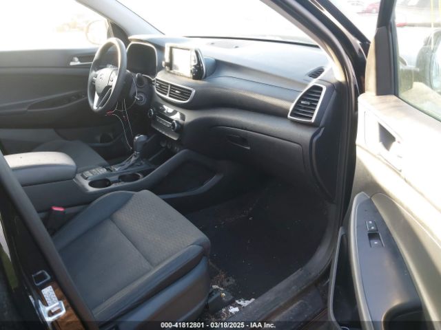 KM8J23A48KU874184 Hyundai TUCSON SE