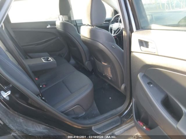 KM8J23A48KU874184 Hyundai TUCSON SE