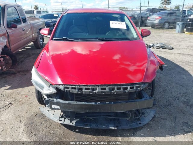 5NPD84LF3JH304235 Hyundai ELANTRA SEL
