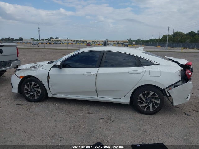Honda CIVIC EX 2018 19XFC2F76JE000515 Image 14