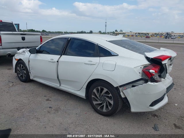 Honda CIVIC EX 2018 19XFC2F76JE000515 Image 3