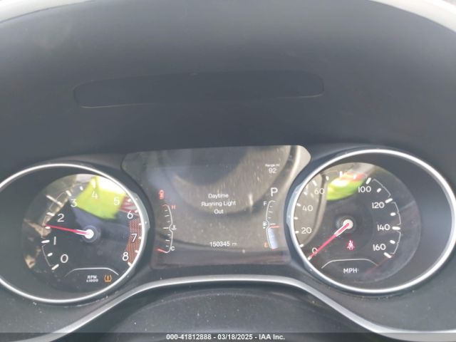 3C4NJCBB2JT267700 Jeep Compass Latitude Fwd