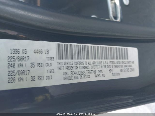 3C4NJCBB2JT267700 Jeep Compass Latitude Fwd