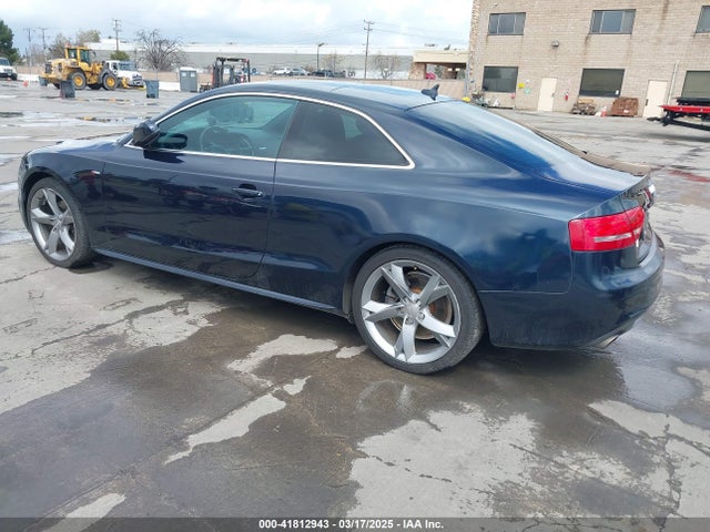 2010 AUDI A5 WAUWKAFR6AA049230 Photo 2
